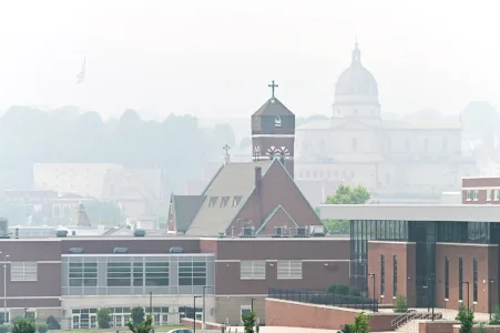 Purple haze: Region’s air quality alert moves past Code Red as wildfire smoke spreads
